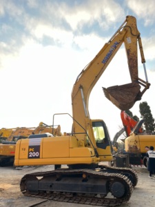 Excavadora de Orugas Usada Komatsu PC200-7 de 20 Toneladas, Modelo 2023, con Motor, Bomba y Engranajes, Informe Incluido - Product Image 2