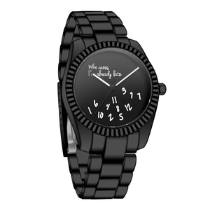 Montres en gros pour hommes à prix abordable, montre-bracelet à quartz personnalisable avec logo pour hommes, montre à cadran avec couronne « Qui s'en soucie, je suis déjà en retard » - Product Image 1