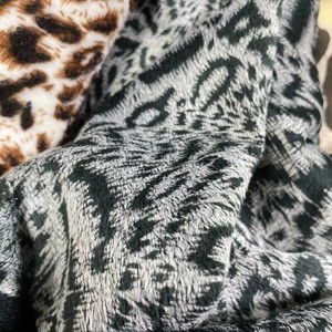 Nouveau produit en promotion : Tissu personnalisable à motif animalier 100 % polyester FDY, super doux et de haute qualité pour la décoration intérieure - Product Image 1