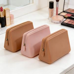 Sac de rangement en silicone pour femmes, imperméable et anti-chute, pour cosmétiques et maquillage, personnalisable, très vendu - Product Image 1