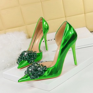 Zapatos de Mujer Azules, de Charol Verde, con Punta Puntiaguda, Adorno de Lazo con Pedrería, Tacones Altos Rojos - Product Image 4
