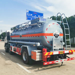 Customizable Large Capacity Carbon Steel <b>Truck</b> Corrosive <b>Tanker</b> 4x2 Manual Transmission New Condition for Oil Storage - Product Image 3