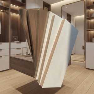 Panneau MDF mélaminé blanc résistant à l'eau, <span class=keywords><strong>couleur</strong></span> personnalisée, <span class=keywords><strong>de</strong></span> qualité supérieure, à prix avantageux, <span class=keywords><strong>pour</strong></span> meubles et armoires <span class=keywords><strong>de</strong></span> cuisine – Vente chaude - Product Image 1