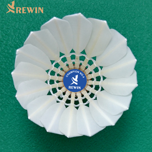 Volant de <span class=keywords><strong>badminton</strong></span> en plumes de canard de haute qualité pour joueur professionnel CHAMPION NO.4, entièrement en plumes de canard naturelles, blanc. - Product Image 4