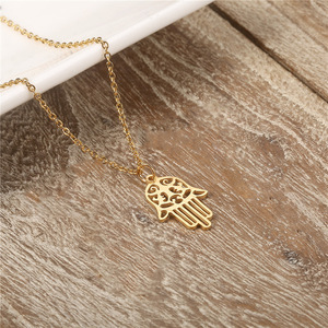 Collana Retrò a Forma di Palma in Acciaio Inossidabile, Collana con Mano di Fatima, Gioiello Portafortuna Punk Hip-Hop - Product Image 4