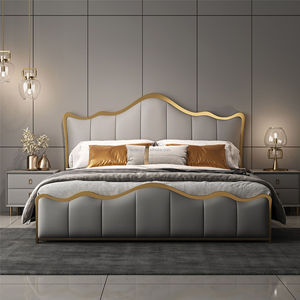 سرير كينج إيطالي حديث مع جلد البقر الناعم الذهبي سرير رئيسي مزدوج للفنادق - Product Image 1