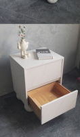 Nouvelle table de chevet carrée en marbre SMDI, table de chevet en travertin à 2 tiroirs, table de chevet à base sphérique