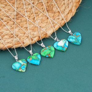 Collar con Colgante de Corazón de Turquesa Verde Natural Yashee de 2.5 Pulgadas con Engaste de Bisel, Gema Curativa de Chakra, Unisex, para Uso Diario - Product Image 2