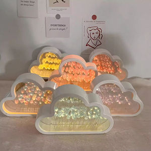 Lámpara Nocturna LED de Tulipán Miniatura Hecha a Mano con Diseño Moderno para Dormitorio, Regalo de San Valentín - Product Image 3