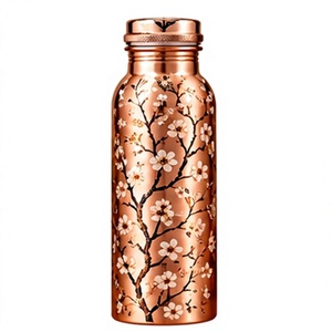 Botella de Agua Artesanal de Cobre en Color Oro Rosa con Diseño Floral, Tapa Metálica de Rosca, Portátil - Product Image 1