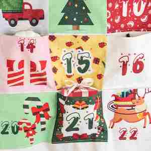 Calendrier de l'Avent de Noël en toile imprimée avec motif de rennes, à suspendre, avec grandes poches, 30 jours, pour enfants, porte-cadeaux - Product Image 2