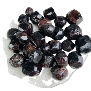 <span class=keywords><strong>Pietra</strong></span> di <span class=keywords><strong>granato</strong></span> grezzo rotondo naturale all'ingrosso <span class=keywords><strong>pietra</strong></span> <span class=keywords><strong>grezza</strong></span> di cristallo di <span class=keywords><strong>granato</strong></span> per la decorazione - Product Image 4