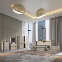 Ensemble de lit double King Size avec cadre en bois massif, nouveau design, tête de lit avec miroir éclairé, mobilier de chambre à coucher moderne et luxueux pour hôtel