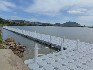 Dock galleggiante per Jet Ski modulare in HDPE per la pesca a piedi uso del molo del porto turistico - Product Image 2