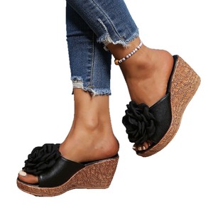 Pantoufles pour femmes <span class=keywords><strong>2020</strong></span> été éponge bas pantoufles à la mode fleur semelle épaisse pente <span class=keywords><strong>talon</strong></span> pantoufles décontractées chaussures de plage - Product Image 5