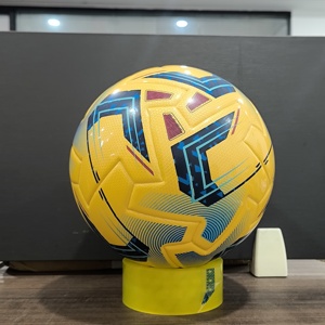 Ballon de football en PU taille 5 abordable pour l'entraînement et les matchs amateur - Product Image 1