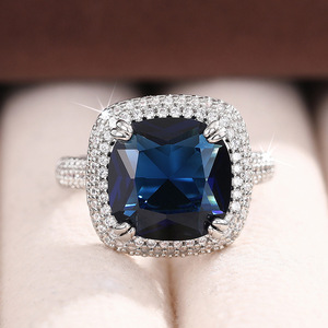 Anello Geometrico Quadrato per Donne, Elegante Gioiello da Dito per Matrimonio e Moda - Product Image 1