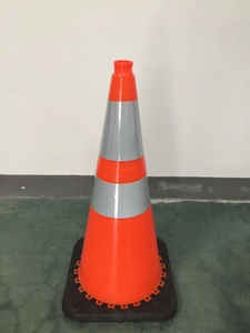 السلامة المرورية الطريق عدم الانزلاق 71 من مادة <span class=keywords><strong>PVC</strong></span> محكم مخروط السلامة مادة مرنة لأرضية موقع البناء الرطب - Product Image 6