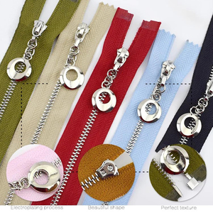 <span class=keywords><strong>Fermeture</strong></span> <span class=keywords><strong>éclair</strong></span> en métal couleur argent brillant à extrémité ouverte en forme de Y 15 <span class=keywords><strong>CM</strong></span> 18 <span class=keywords><strong>CM</strong></span> 20 <span class=keywords><strong>CM</strong></span> 25 <span class=keywords><strong>CM</strong></span> 30 <span class=keywords><strong>CM</strong></span> 40 <span class=keywords><strong>CM</strong></span> 50 <span class=keywords><strong>CM</strong></span> 60 <span class=keywords><strong>CM</strong></span> <span class=keywords><strong>70</strong></span> <span class=keywords><strong>CM</strong></span> <span class=keywords><strong>pour</strong></span> sac - Product Image 2