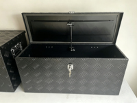 Boîte à outils en aluminium à revêtement poudré noir, à motif chevron, verrouillable, étanche, pour benne de pick-up, remorque ou véhicule utilitaire