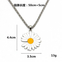RQ petite marguerite pendentif collier femmes hommes métal Pmo fleur pendentif Hip Hop pendentif couleur blanche bijoux de mode