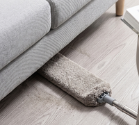Kit de dépoussiérage en microfibre avec perche télescopique, têtes pliables et lavables pour nettoyer les ventilateurs de plafond, les toiles d'araignées et les stores de plafond hauts