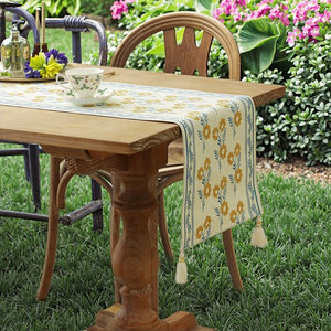 <span class=keywords><strong>Table</strong></span> florale <span class=keywords><strong>de</strong></span> printemps et d'été <span class=keywords><strong>chemin</strong></span> <span class=keywords><strong>de</strong></span> <span class=keywords><strong>table</strong></span> <span class=keywords><strong>de</strong></span> cuisine décoratif en coton tissé imprimé <span class=keywords><strong>de</strong></span> plantes avec pompon - Product Image 1