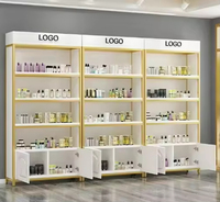 Étagères multifonctionnelles modernes pour supermarchés et magasins de détail : rayonnages métalliques à plusieurs niveaux et unités de présentation gondole