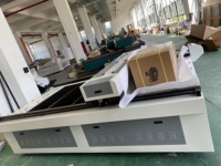 Máquina de Corte Láser CO2 1325 con Mesa de Trabajo de Doble Panal y Tira de Cuchillas para Madera, Acrílico y Cuero