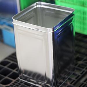 Vente en gros de noix de cajou grillées biologiques de qualité supérieure avec peau - 10 kg en boîte métallique (W180 W210 W240 W320) - Product Image 1