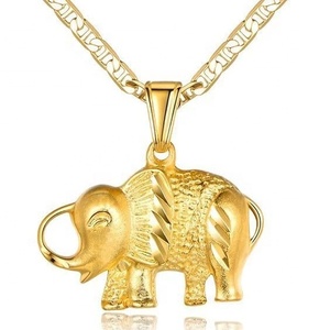 Collar con Colgante de Elefante en Tono Dorado Resistente con Cadena de Hueso de Lujo - Product Image 1