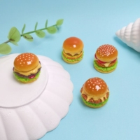 Lot de 100 mini-burgers 3D de 23 mm pour maison de poupée, modèle miniature en résine, jouets alimentaires pour la décoration de cuisine