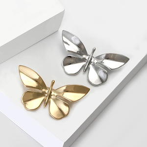 Broche de Mariposa Elegante, Broche de Insecto de Aleación Chapado en Oro Personalizado de Lujo, Regalo para Fiestas - Product Image 3