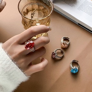 Bague de haute qualité en cuivre écologique avec zircone rouge taille ovale éblouissante 14*16MM, pierre précieuse couleur, taille glace, pour femme - Product Image 6