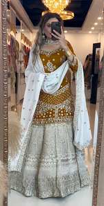 Top Lehenga nupcial indio de alta demanda, ropa de boda de lujo con trabajo artesanal, ropa tradicional disponible a precio de exportación - Product Image 2