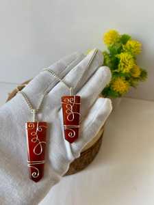 Pendentif plat élégant en cornaline rouge fait à la main collier en cristal poli enveloppe de fil énergie ciblée guérison inspiré Feng Shui ange - Product Image 3