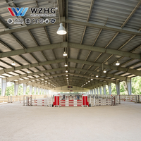 Arena de equitación interior con interior sin columnas y estructura de acero prefabricada de gran envergadura para entrenamiento