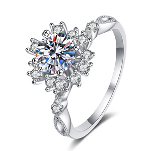 2025 Mới 925 Sterling Silver Bạc Của Phụ Nữ Nhẫn 0.5 <span class=keywords><strong>1</strong></span> <span class=keywords><strong>Carat</strong></span> Moissanite Phong Phú Hoa <span class=keywords><strong>Ruby</strong></span> Vài Kim Cương Quà Tặng - Product Image 5