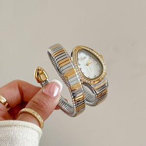 Scottie 9835 Orologio di Lusso da Donna con Quadrante in Madreperla e Design a Forma di Serpente, Movimento al Quarzo - Product Image 3