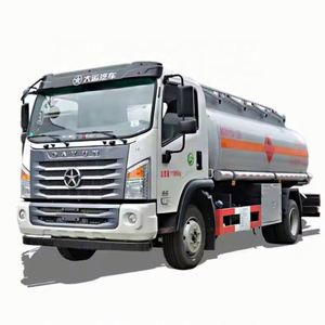 Camion-citerne à carburant en acier au carbone 4x2, neuf, capacité 5001-10000L, véhicule de livraison d'essence, marque FAW/Howo - Product Image 1
