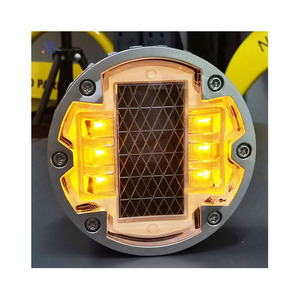 Réflecteur de route en aluminium IP68 Led Solar Cat Eyes Pavement Road Maker 6 Leds IL300 Solar Road Studs - Product Image 1