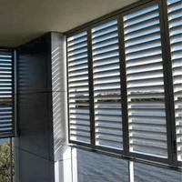 Persienne fixe en aluminium pour l'extérieur Volet métallique en aluminium Fenêtre à persienne aveugle