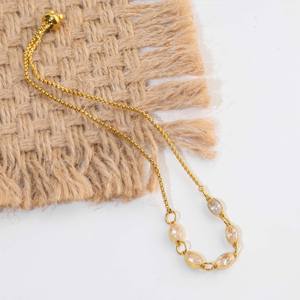 กำไลข้อมือสแตนเลสชุบทองทรงกลมประดับเพชรซิคอนรูปตัวยู - ดีไซน์แบบหลายเม็ดซิคอน ดีไซน์เชื่อมต่อหลากหลาย ใช้งานได้หลากหลาย เหมาะสำหรับงานปาร์ตี้ สวยสง่างาม - Product Image 4