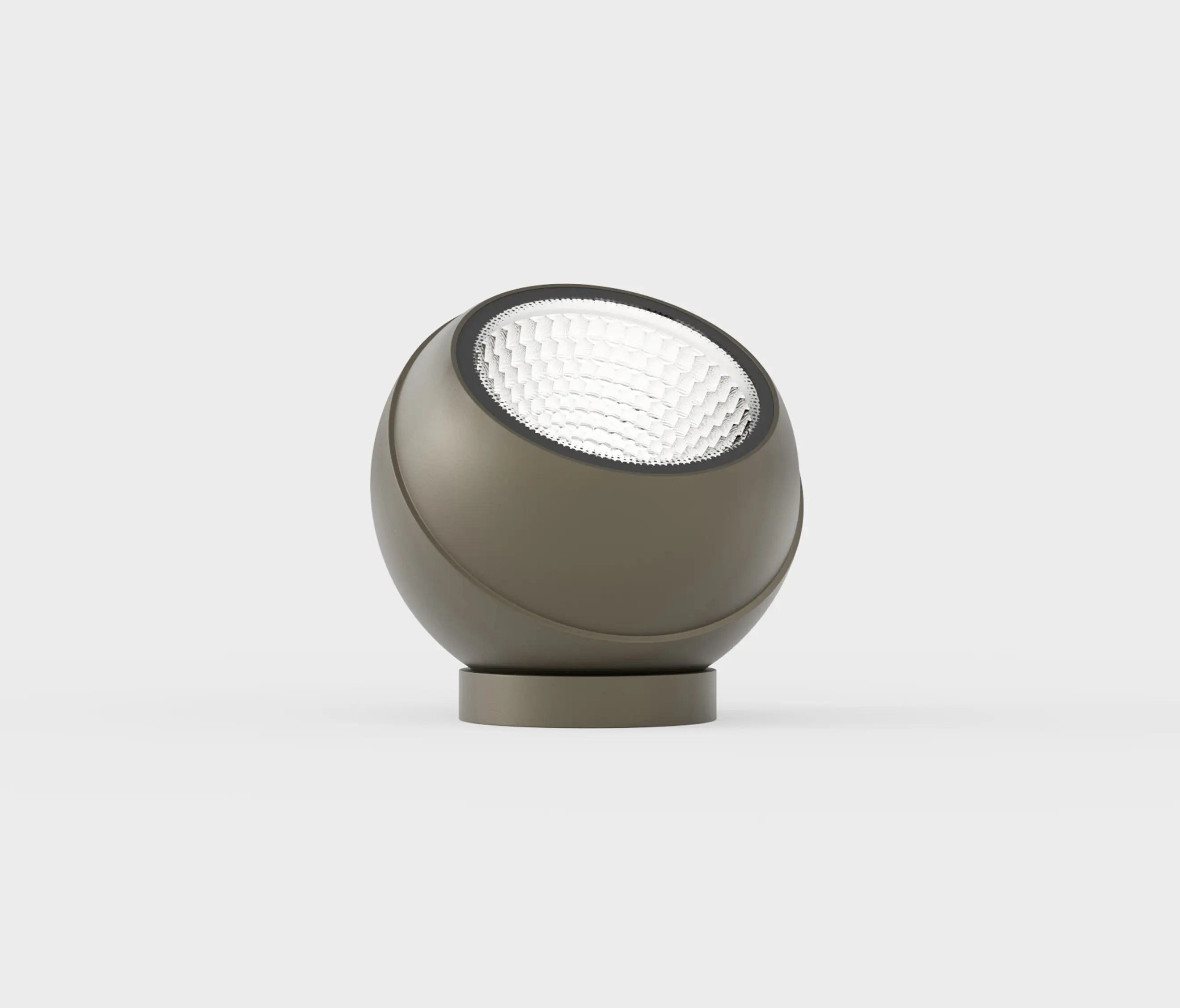 สีเทาเข้ม