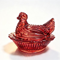 Vente en gros d'usine OEM Pot à bonbons en verre vintage avec motif poule sur nid, récipient en verre gaufré en forme de poulet pour la décoration de la maison et les fêtes de Pâques