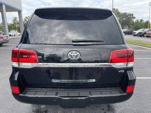 รถ SUV มือสอง สภาพดี รุ่น Heritage Edition 4 ประตู เครื่องยนต์เบนซิน/แก๊ส พวงมาลัยซ้าย เบาะหนัง เกียร์อัตโนมัติ ล้อแม็ก R19 ไฟ LED สีเข้ม - Product Image 2