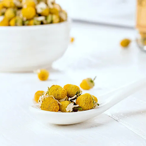 Flores <span class=keywords><strong>de</strong></span> <span class=keywords><strong>Manzanilla</strong></span> Secas Naturales Premium al por Mayor, Materia Prima Suelta, Té Herbal Saludable para Adelgazar - Product Image 4