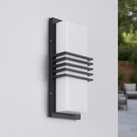 Lampe murale extérieure moderne en aluminium moulé sous pression avec diffuseur en polycarbonate LED, étanche, noire, à montage en surface