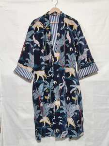 ชุดคลุมกิโมโนกำมะหยี่ลายป่าสีน้ำเงินกรมท่า เสื้อคลุมกำมะหยี่สำหรับดื่มชาตอนเช้า ชุดคลุมกำมะหยี่สำหรับเพื่อนเจ้าสาว เสื้อคลุมกำมะหยี่ผ้าฝ้ายสำหรับผู้หญิง - Product Image 2