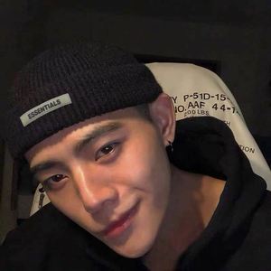 Men's Winter Warm Pullover Cap Outdoor Fashionable Knitted Wool Beanie Street-Style Fashion Beanie Hat for Men Women - Product Image 2